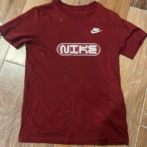 Nike Boys burgundy Shirt with Logo Size Large
